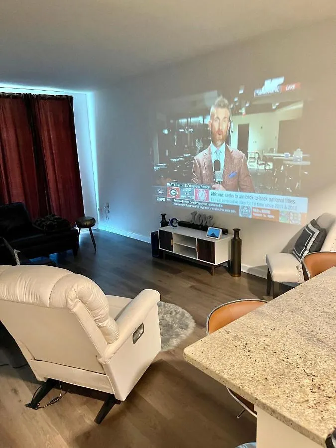 Apartment Entire Condo 2/1 Channelside Tampa 2Min To Ybor City